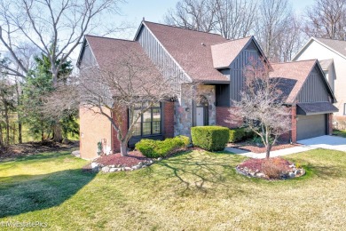 EAST FACING beautifully remodeled 4 bedroom, 3.5 bath colonial on Copper Creek in Michigan - for sale on GolfHomes.com, golf home, golf lot