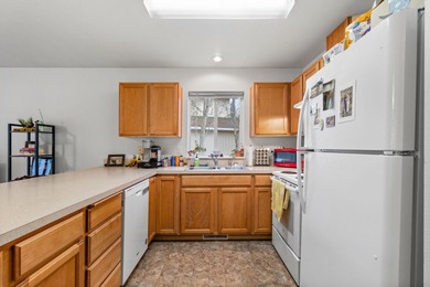 Built in 2007, this well-maintained duplex delivers the perfect on Indian Canyon Golf Course in Washington - for sale on GolfHomes.com, golf home, golf lot