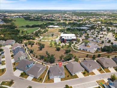 Luxurious 2-story condo in the highly sought-after Kissing Tree on Kissing Tree Golf Club in Texas - for sale on GolfHomes.com, golf home, golf lot