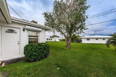 One or more photo(s) has been virtually staged. Welcome to on Mainlands Golf Club in Florida - for sale on GolfHomes.com, golf home, golf lot