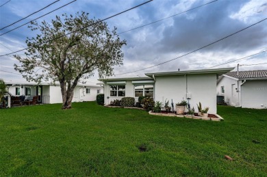 One or more photo(s) has been virtually staged. Welcome to on Mainlands Golf Club in Florida - for sale on GolfHomes.com, golf home, golf lot