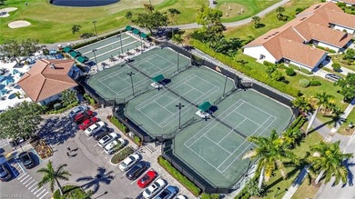 GOLFERS DREAM!!! Adorable 2 bedroom, 2 bath condo in Foxfire on Foxfire Golf and Country Club  in Florida - for sale on GolfHomes.com, golf home, golf lot