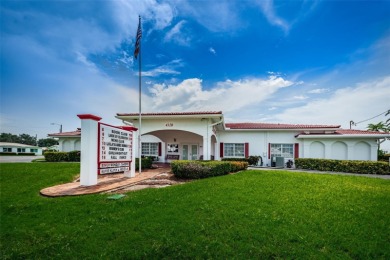 One or more photo(s) has been virtually staged. Welcome to on Mainlands Golf Club in Florida - for sale on GolfHomes.com, golf home, golf lot