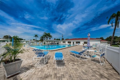 One or more photo(s) has been virtually staged. Welcome to on Mainlands Golf Club in Florida - for sale on GolfHomes.com, golf home, golf lot