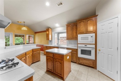 PREVIOUS BUYER financing fell through.  No fault of the house on Jim Boggs in Texas - for sale on GolfHomes.com, golf home, golf lot