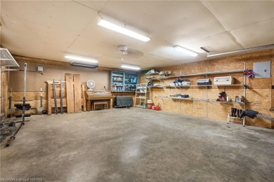 Welcome to this stunning tri-level home featuring four spacious on Vache-Grasse Country Club in Arkansas - for sale on GolfHomes.com, golf home, golf lot