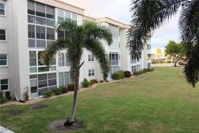 Welcome to this beautifully updated 2-bedroom, 2-bathroom on Seven Lakes Golf and Tennis Community in Florida - for sale on GolfHomes.com, golf home, golf lot