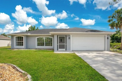 Under contract-accepting backup offers. Move-in Ready Charming 4 on Bobcat Trail Golf Club in Florida - for sale on GolfHomes.com, golf home, golf lot