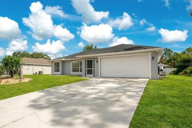 Under contract-accepting backup offers. Move-in Ready Charming 4 on Bobcat Trail Golf Club in Florida - for sale on GolfHomes.com, golf home, golf lot