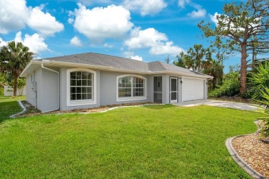 Under contract-accepting backup offers. Move-in Ready Charming 4 on Bobcat Trail Golf Club in Florida - for sale on GolfHomes.com, golf home, golf lot