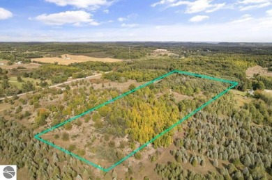 Outdoor enthusiasts and nature lovers alike will want to come on Chestnut Hills Golf Course in Michigan - for sale on GolfHomes.com, golf home, golf lot