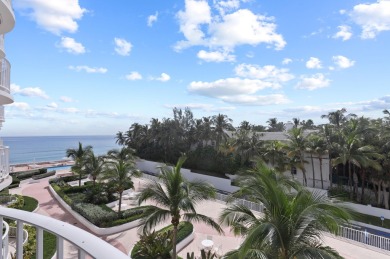 Gorgeous One-bedroom, one and half bath Pied-a-Terre warm, cozy on Palm Beach Par-3 Golf Course in Florida - for sale on GolfHomes.com, golf home, golf lot