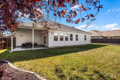 Fresh and clean remodeled home.  New carpet, paint and flooring on Lakeview Golf Club in Idaho - for sale on GolfHomes.com, golf home, golf lot