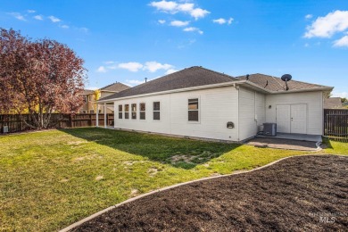 Fresh and clean remodeled home.  New carpet, paint and flooring on Lakeview Golf Club in Idaho - for sale on GolfHomes.com, golf home, golf lot