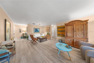 Beautifully maintained 2-bedroom, 2-bath Extended Montgomery on On Top of the World Golf Course in Florida - for sale on GolfHomes.com, golf home, golf lot