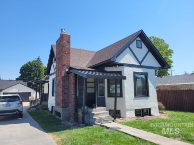 Beautifully renovated home 2 doors down from West Valley Medical on Fairview Golf Course in Idaho - for sale on GolfHomes.com, golf home, golf lot