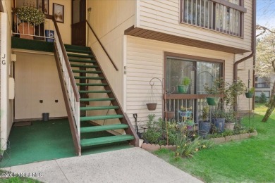 Welcome to this charming 2-bedroom, 1-bath lower-level condo in on Pine Brook Golf Course in New Jersey - for sale on GolfHomes.com, golf home, golf lot