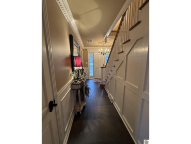 Don't miss this must-see home in the Golf Club Estates on Mayfield-Graves Country Club in Kentucky - for sale on GolfHomes.com, golf home, golf lot