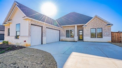 New build by Aubree Homes in Thomas Crossing.  3 Bed 2 Bath 3 on Southern Oaks Golf Club in Texas - for sale on GolfHomes.com, golf home, golf lot