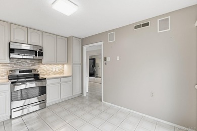 Welcome to 366 Heritage Hills. A beautifully maintained, move-in on Somers Pointe Golf Club - West Hill in New York - for sale on GolfHomes.com, golf home, golf lot