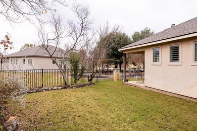 This 2 bedroom/2bath Comanche Trace Garden/Patio home is located on The Club At Comanche Trace in Texas - for sale on GolfHomes.com, golf home, golf lot