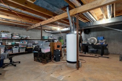 CALLING ALL GOLFERS & POOL LOVERS! Beautiful Home With An on Mt Vernon Municipal Golf Club in Missouri - for sale on GolfHomes.com, golf home, golf lot