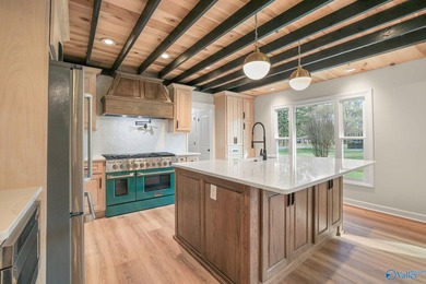 Burningtree Country Club golf course home with stunning on Burningtree Country Club in Alabama - for sale on GolfHomes.com, golf home, golf lot