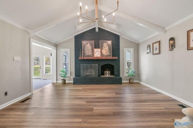 Burningtree Country Club golf course home with stunning on Burningtree Country Club in Alabama - for sale on GolfHomes.com, golf home, golf lot