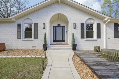 Burningtree Country Club golf course home with stunning on Burningtree Country Club in Alabama - for sale on GolfHomes.com, golf home, golf lot