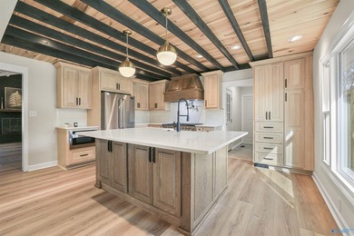 Burningtree Country Club golf course home with stunning on Burningtree Country Club in Alabama - for sale on GolfHomes.com, golf home, golf lot