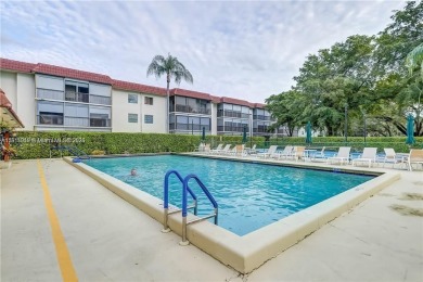 PRICE TO SELL. Paradise for Golfers, stunning golf view condo on Hollybrook Golf and Tennis Club  in Florida - for sale on GolfHomes.com, golf home, golf lot