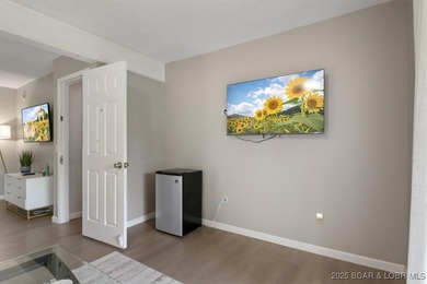 WELL ESTABLISHED NIGHTLY RENTAL $40,000+ / YEAR!!! Turn-Key on The Oaks Golf Course in Missouri - for sale on GolfHomes.com, golf home, golf lot