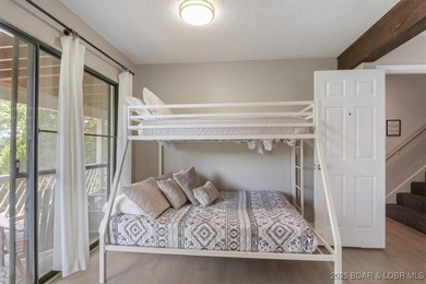 WELL ESTABLISHED NIGHTLY RENTAL $40,000+ / YEAR!!! Turn-Key on The Oaks Golf Course in Missouri - for sale on GolfHomes.com, golf home, golf lot