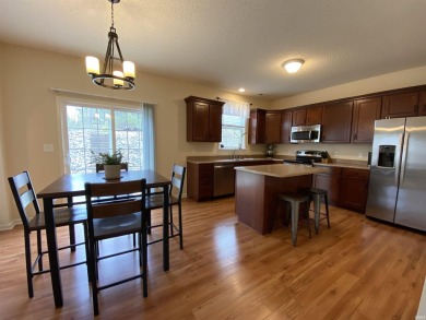 Imagine a beautiful, pristinely cared for, 4 bedroom, 2.5 bath on Bloomington Country Club in Indiana - for sale on GolfHomes.com, golf home, golf lot