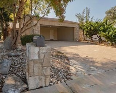 3/3 home on the Riverhill golf course that overlooks Fairway #13 on Riverhill Country Club in Texas - for sale on GolfHomes.com, golf home, golf lot