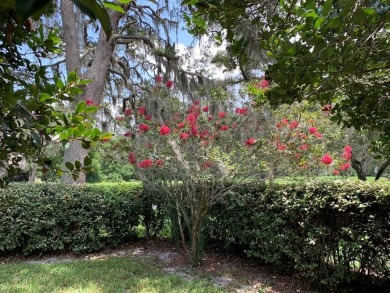 come see this beautiful two bedroom, two bath, one car garage on Meadow Oaks Golf and Country Club in Florida - for sale on GolfHomes.com, golf home, golf lot