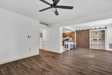 This move-in ready 2 bedroom, 2 bath flat is nestled in on Hunting Hills Country Club in Virginia - for sale on GolfHomes.com, golf home, golf lot