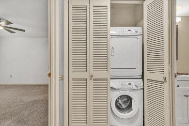 This move-in ready 2 bedroom, 2 bath flat is nestled in on Hunting Hills Country Club in Virginia - for sale on GolfHomes.com, golf home, golf lot