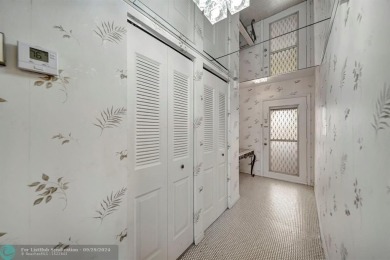 SPACIOUS 2/2 PENTHOUSE CORNER UNIT IN MANICURED 55+ LAKES OF on Inverrary Country Club in Florida - for sale on GolfHomes.com, golf home, golf lot