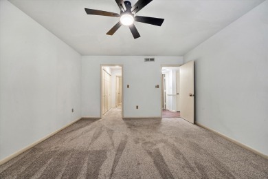 This move-in ready 2 bedroom, 2 bath flat is nestled in on Hunting Hills Country Club in Virginia - for sale on GolfHomes.com, golf home, golf lot