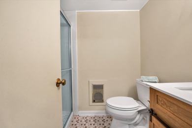 This move-in ready 2 bedroom, 2 bath flat is nestled in on Hunting Hills Country Club in Virginia - for sale on GolfHomes.com, golf home, golf lot