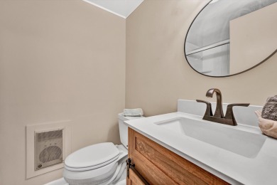 This move-in ready 2 bedroom, 2 bath flat is nestled in on Hunting Hills Country Club in Virginia - for sale on GolfHomes.com, golf home, golf lot