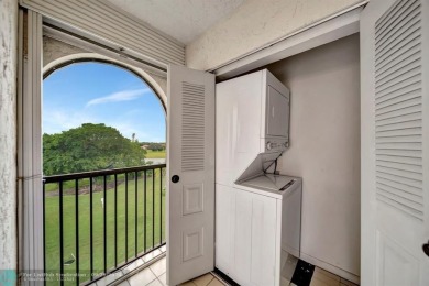 SPACIOUS 2/2 PENTHOUSE CORNER UNIT IN MANICURED 55+ LAKES OF on Inverrary Country Club in Florida - for sale on GolfHomes.com, golf home, golf lot