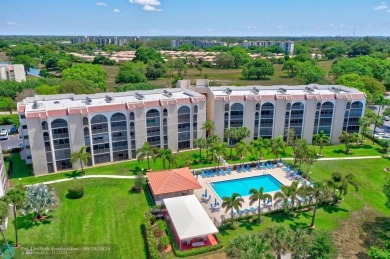 SPACIOUS 2/2 PENTHOUSE CORNER UNIT IN MANICURED 55+ LAKES OF on Inverrary Country Club in Florida - for sale on GolfHomes.com, golf home, golf lot