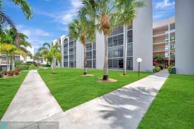 SPACIOUS 2/2 PENTHOUSE CORNER UNIT IN MANICURED 55+ LAKES OF on Inverrary Country Club in Florida - for sale on GolfHomes.com, golf home, golf lot