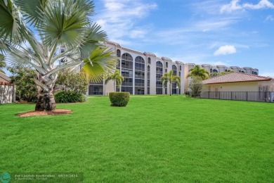SPACIOUS 2/2 PENTHOUSE CORNER UNIT IN MANICURED 55+ LAKES OF on Inverrary Country Club in Florida - for sale on GolfHomes.com, golf home, golf lot