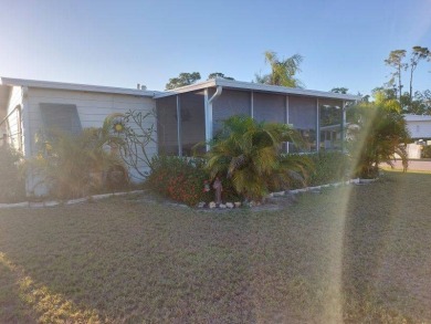 The Lot Rent for this home is $1,047.00/monthly. A cozy on Lake Fairways Country Club in Florida - for sale on GolfHomes.com, golf home, golf lot