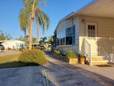 The Lot Rent for this home is $1,047.00/monthly. A cozy on Lake Fairways Country Club in Florida - for sale on GolfHomes.com, golf home, golf lot