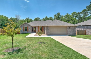 Welcome to your dream home in scenic Bella Vista! This on Bella Vista Country Club - Highlands in Arkansas - for sale on GolfHomes.com, golf home, golf lot