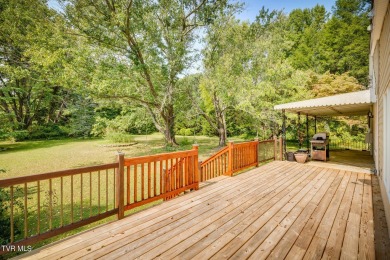 Welcome to 801 Ridgecrest Road, an idyllic, one-level, 4 bedroom on Pine Oaks Golf Club in Tennessee - for sale on GolfHomes.com, golf home, golf lot